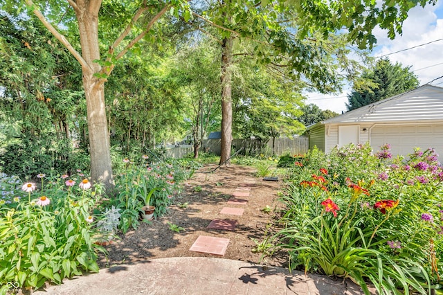408 E Wabash Ave, Crawfordsville, IN 47933 - view of yard