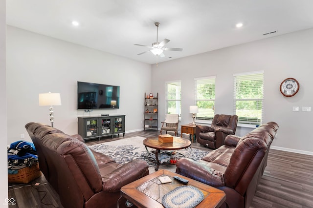 2584 Lanai Ln, Greenwood, IN 46143 - living area featuring wood finished floors, a ceiling fan, and recessed lighting