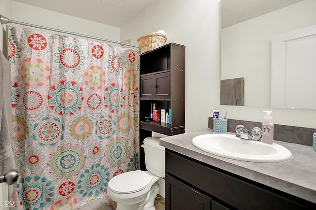 12075 Scoria Dr Unit 500, Fishers, IN 46038 - bathroom with vanity and curtained shower