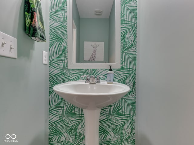8330 Whitaker Valley Blvd, Indianapolis, IN 46237 - view of bathroom