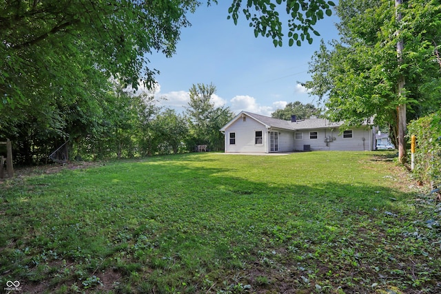 4113 Red Bird Dr, Indianapolis, IN 46222 - view of grassy yard
