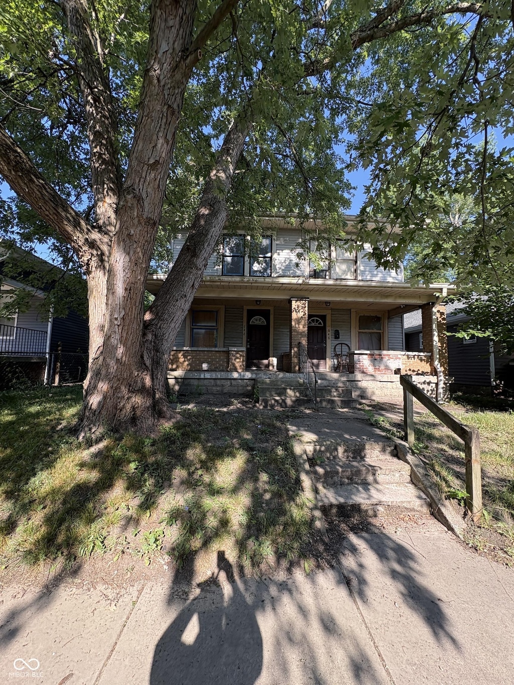 646 N Temple Ave, Indianapolis, IN 46201 - view of front facade with covered porch