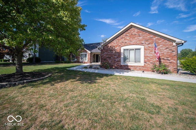 2259 Willow Lake Dr, Greenwood, IN 46143 - single story home with brick siding and a front yard