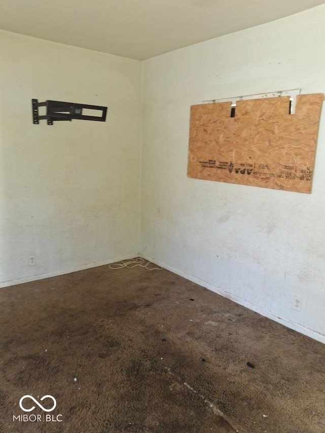 2245 Union St, Indianapolis, IN 46225 - unfurnished room with carpet and baseboards