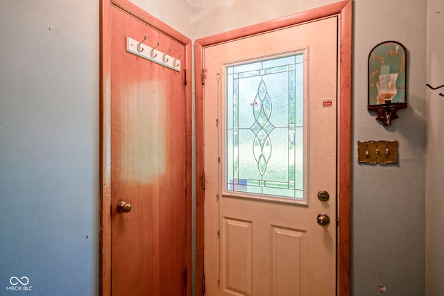 4720 Kessler View Dr, Indianapolis, IN 46220 - view of entryway