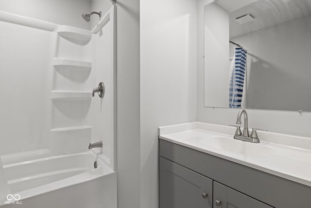 135 S Dr, Anderson, IN 46013 - full bathroom featuring vanity and shower / tub combo with curtain