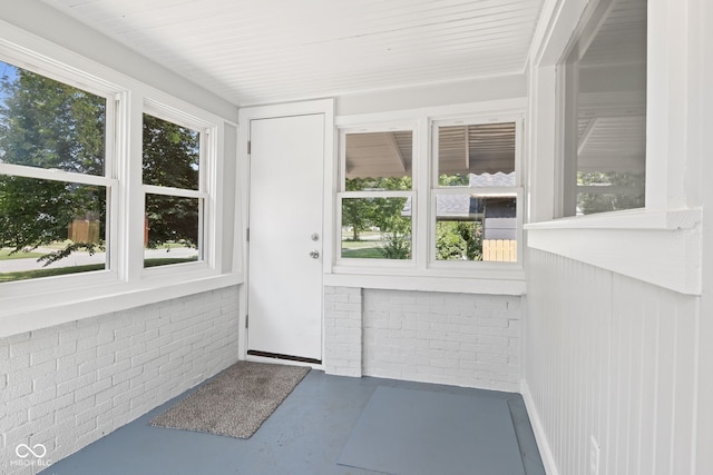 135 S Dr, Anderson, IN 46013 - view of unfurnished sunroom