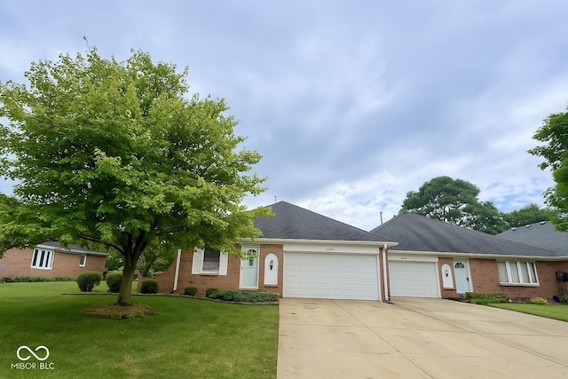 1390 Holiday Ln E, Brownsburg, IN 46112 - photo 1
