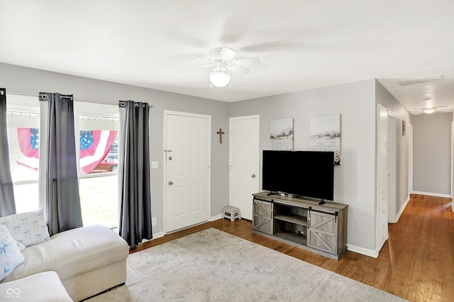 2630 Flintwood Dr, Columbus, IN 47203 - living room with wood finished floors and a ceiling fan
