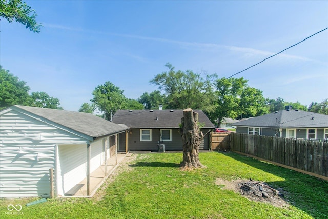 8047 E 48th St, Indianapolis, IN 46226 - view of fenced backyard