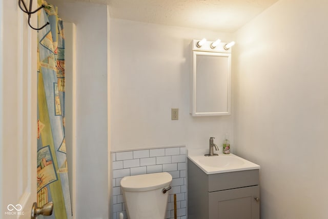 921 Morgan Dr, Indianapolis, IN 46227 - bathroom with vanity and a shower with shower curtain