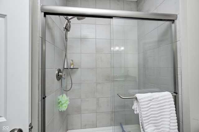 8108 Nik St, Brownsburg, IN 46112 - full bathroom with a stall shower