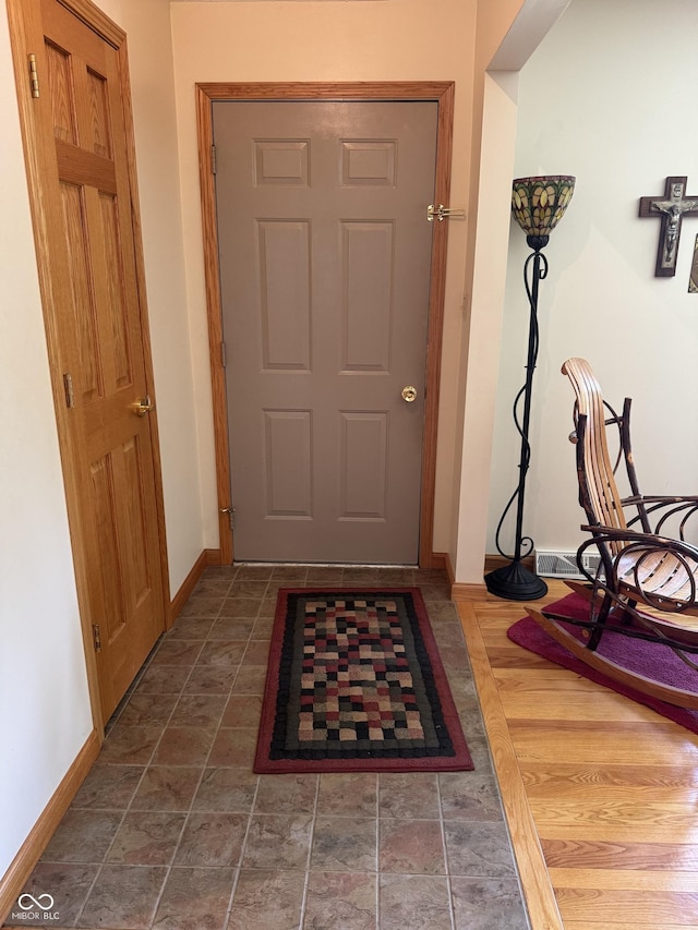 1220 Countryside Ln, Columbus, IN 47201 - entrance foyer with baseboards