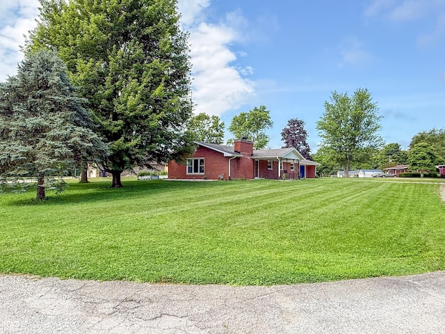 8883 W Hilltop Ln, Elwood, IN 46036 - view of green lawn