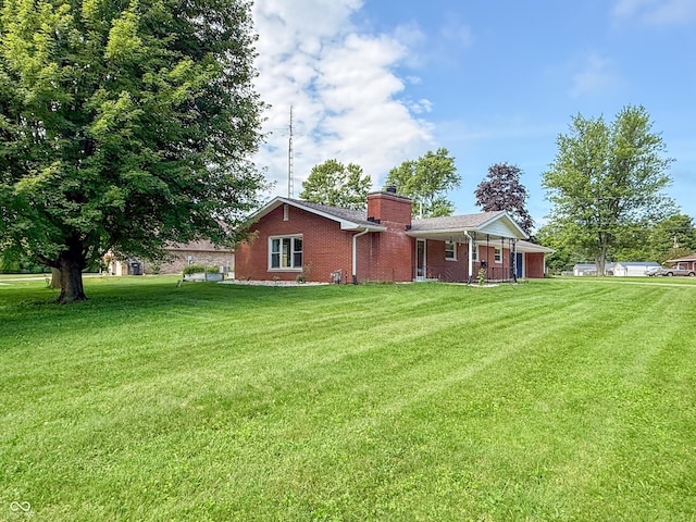 8883 W Hilltop Ln, Elwood, IN 46036 - view of green lawn