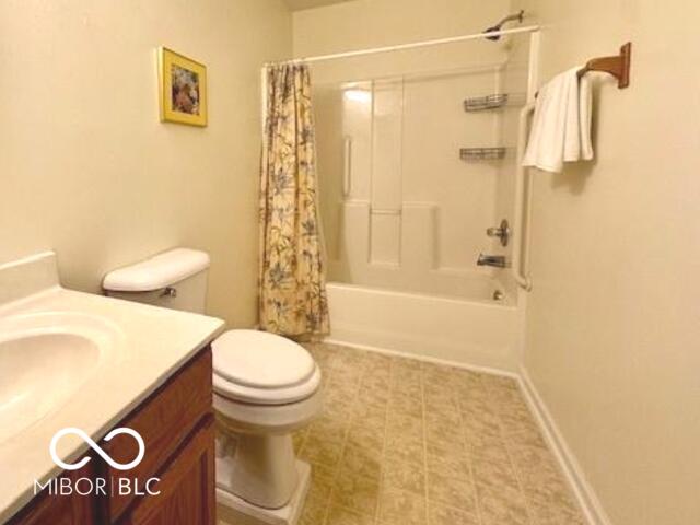 1042 W Oak Hill Xing, Crawfordsville, IN 47933 - bathroom with vanity and shower / bath combo