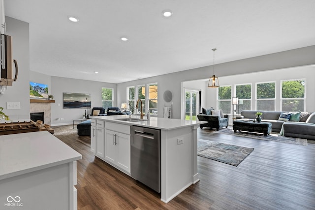 9978 Trafford Ct, Mccordsville, IN 46055 - kitchen featuring open floor plan, dishwasher, light countertops, and recessed lighting