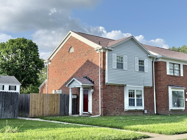 1636 Marborough Ln, Indianapolis, IN 46260 - photo 1