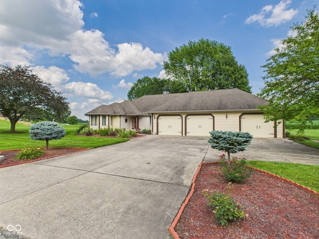 1014 Gray Squirrel Dr, Pendleton, IN 46064 - single story home with driveway, an attached garage, and a front yard