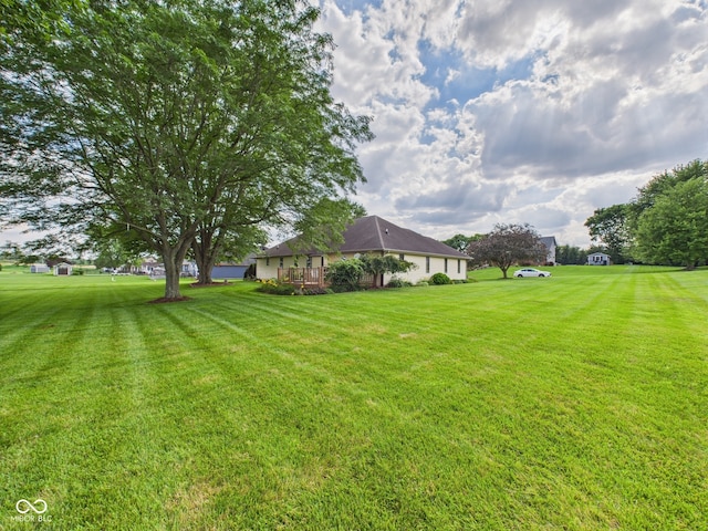 1014 Gray Squirrel Dr, Pendleton, IN 46064 - view of green lawn