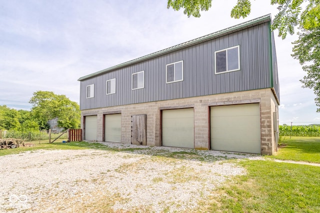 9665 N County Rd 250 E, Frankfort, IN 46041 - garage with a garage