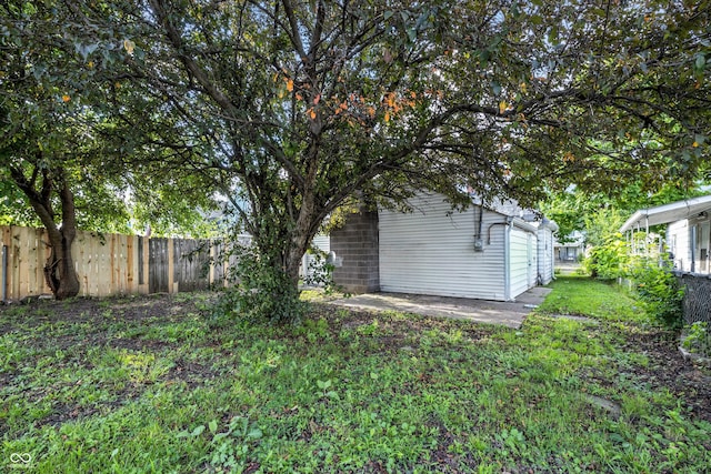 1621 E Kelly St, Indianapolis, IN 46203 - view of yard