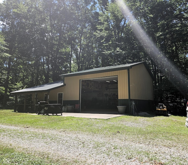 9713 E Poplar Dr, Brazil, IN 47834 - view of outdoor structure with driveway