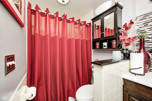 2206 Boston Ct Unit B, Indianapolis, IN 46228 - full bath with vanity and a shower with shower curtain
