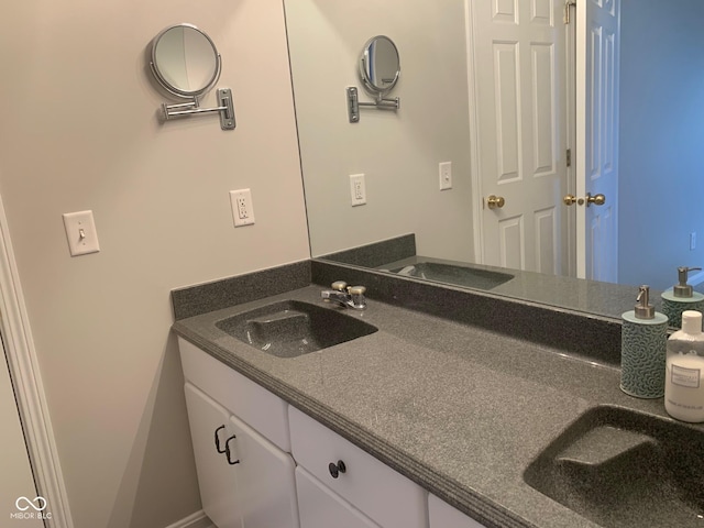 9532 Pinecreek Dr, Indianapolis, IN 46256 - bathroom featuring double vanity