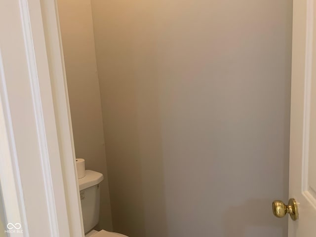 9532 Pinecreek Dr, Indianapolis, IN 46256 - bathroom featuring toilet