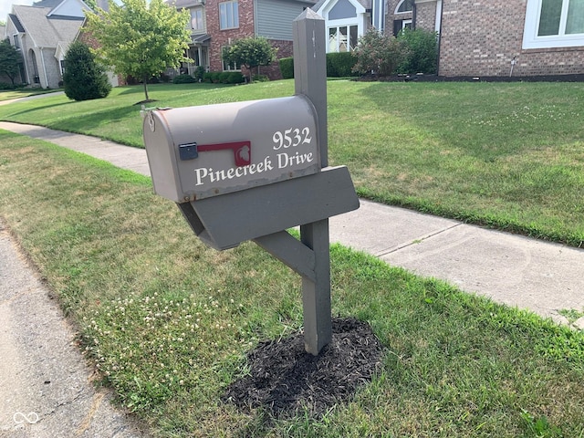 9532 Pinecreek Dr, Indianapolis, IN 46256 - exterior view