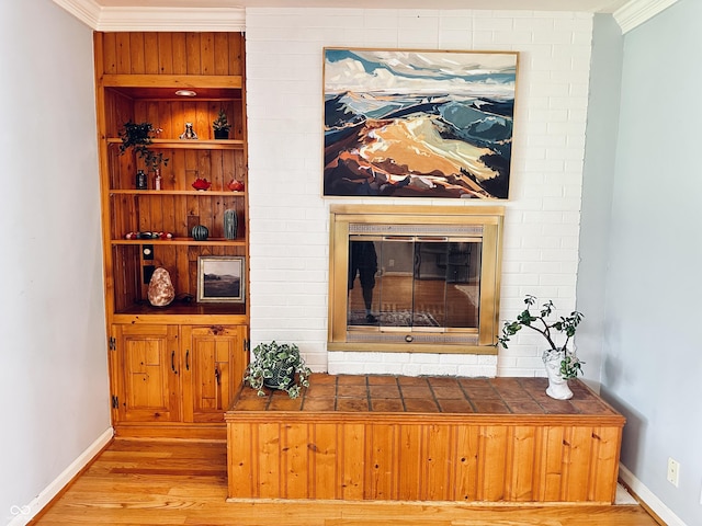6209 N Parker St, Indianapolis, IN 46220 - detailed view of crown molding and wood finished floors