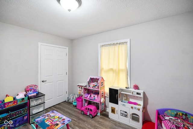6020 E Smokey View Rd, Mooresville, IN 46158 - rec room with wood finished floors