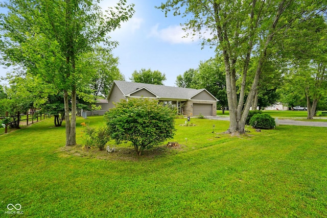 6020 E Smokey View Rd, Mooresville, IN 46158 - obstructed view of property with a garage and driveway