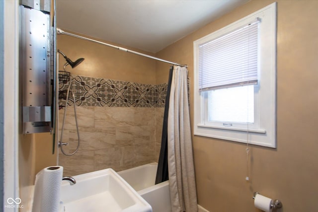 3459 W Michigan St, Indianapolis, IN 46222 - full bath featuring shower / bathtub combination with curtain and a sink