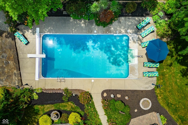 115 Jordan Rd, Indianapolis, IN 46217 - bird's eye view of a pool area