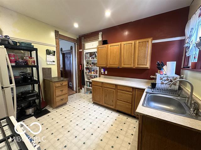 404 N Lincoln Ave, Alexandria, IN 46001 - photo 7