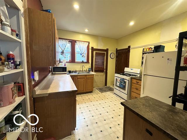 404 N Lincoln Ave, Alexandria, IN 46001 - photo 6