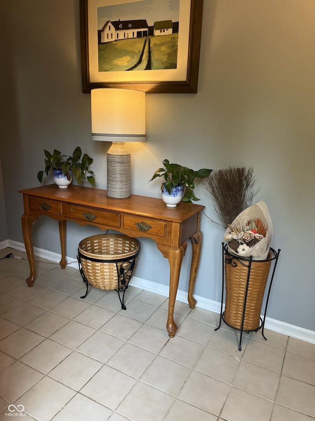 10308 Stormhaven Way, Indianapolis, IN 46256 - detailed view of baseboards