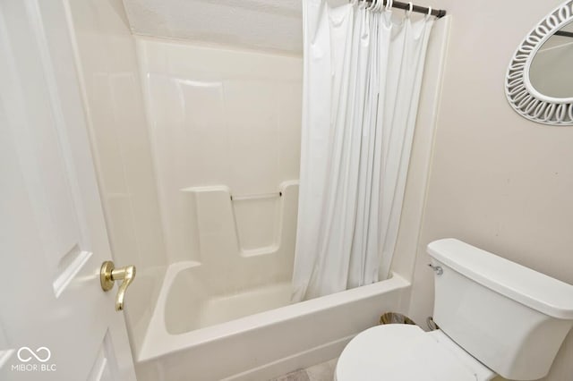 7844 N Timber Run Ct, Indianapolis, IN 46256 - full bathroom with shower / bathtub combination with curtain and toilet