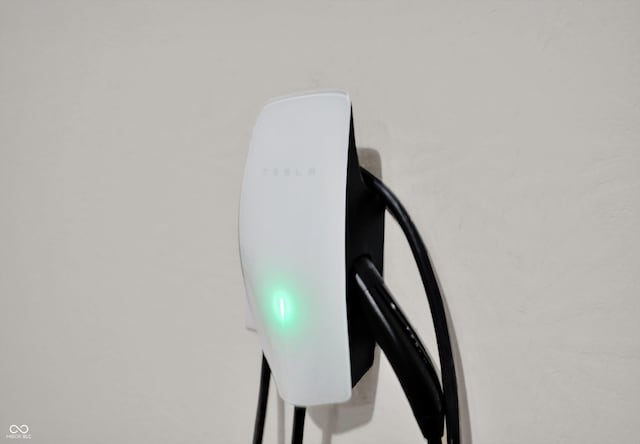 15744 Kohut Ln, Westfield, IN 46074 - garage view of electric vehicle charger