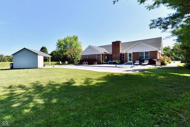 114 Sunrise Ln, Lizton, IN 46149 - view of grassy yard with a patio