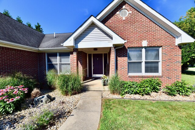 114 Sunrise Ln, Lizton, IN 46149 - entrance to property with brick siding