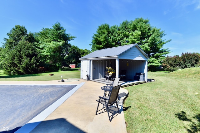 114 Sunrise Ln, Lizton, IN 46149 - garage with view of scattered trees