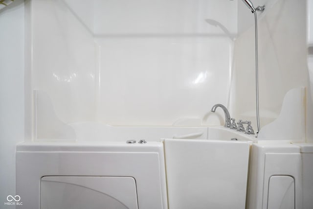 4001 Oakfield Dr, Indianapolis, IN 46237 - view of washroom