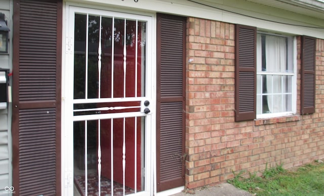 6808 Summer Time Dr, Indianapolis, IN 46226 - entrance to property with brick siding