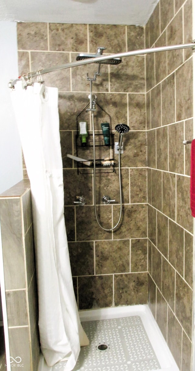 6808 Summer Time Dr, Indianapolis, IN 46226 - full bathroom featuring tiled shower