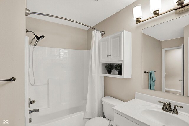 3084 Armory Dr, Indianapolis, IN 46208 - bathroom with shower / tub combo with curtain and vanity
