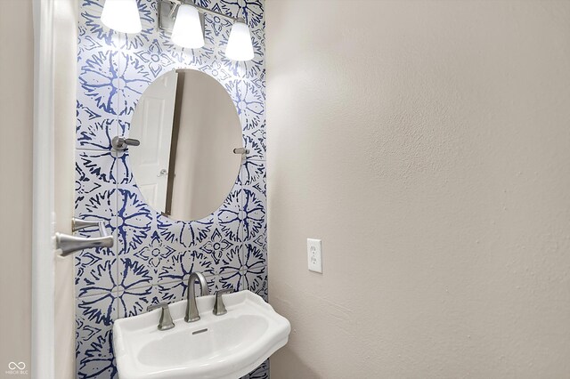 3084 Armory Dr, Indianapolis, IN 46208 - bathroom featuring a sink
