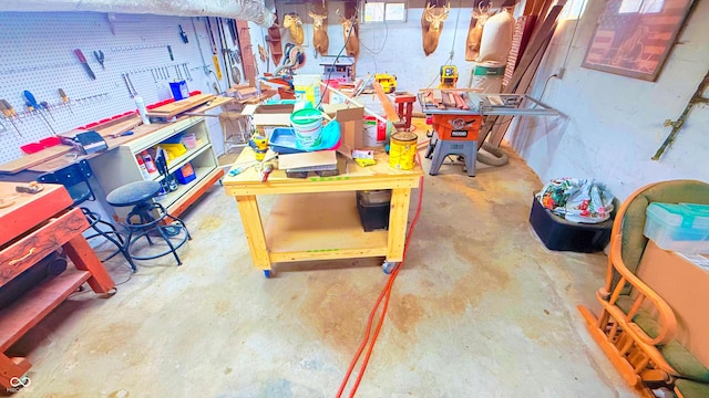 5964 E 250 N, Greenfield, IN 46140 - basement with a workshop area